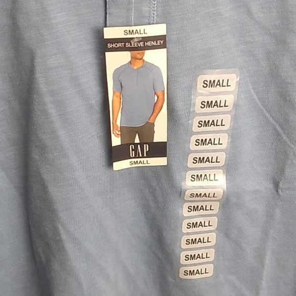 Mens Gap 3 button Henley tshirt in light blue size small - Picture 2 of 6